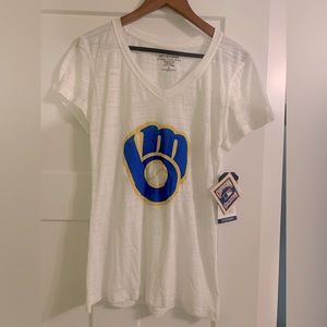 NWT! Milwaukee Brewers Cooperstown Collection SOFT White V-Neck, Size Large
